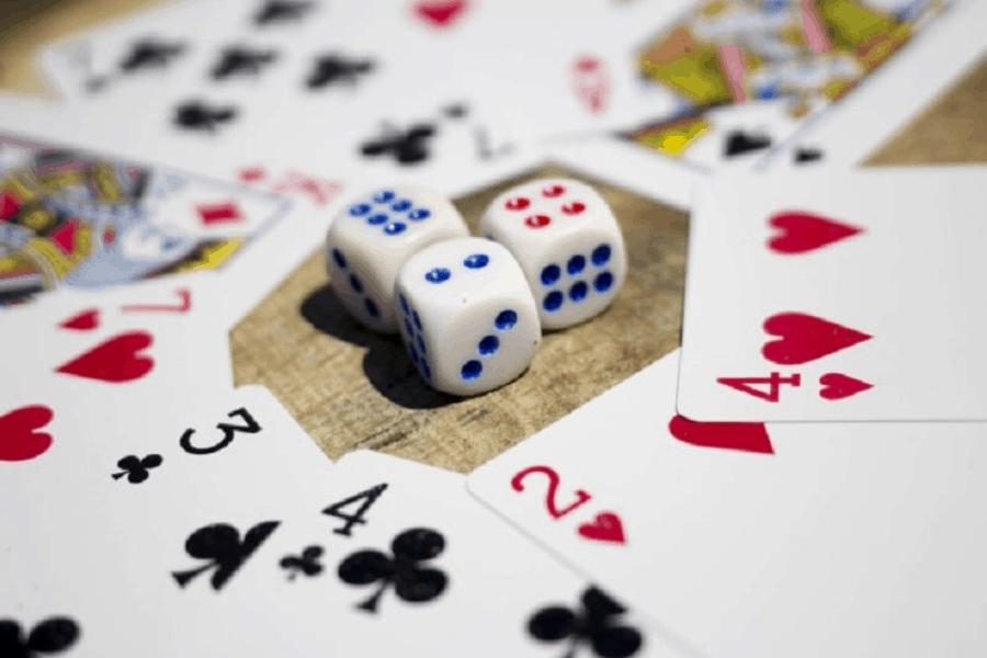 Giữa hai sự lựa chọn cửa Banker và Player? Bạn chọn cửa cược nào?