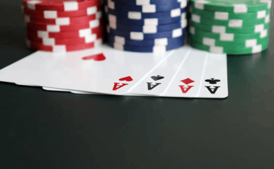 Mẹo nhỏ nhận biết đối thủ trong tích tắc trên bàn cược Poker