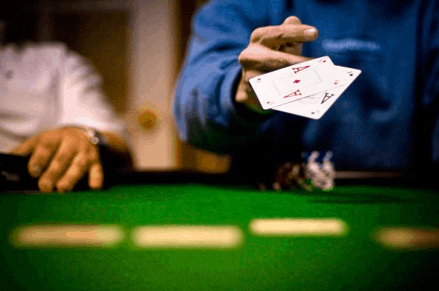 Những loại “bẫy” cần tránh khi chơi Poker