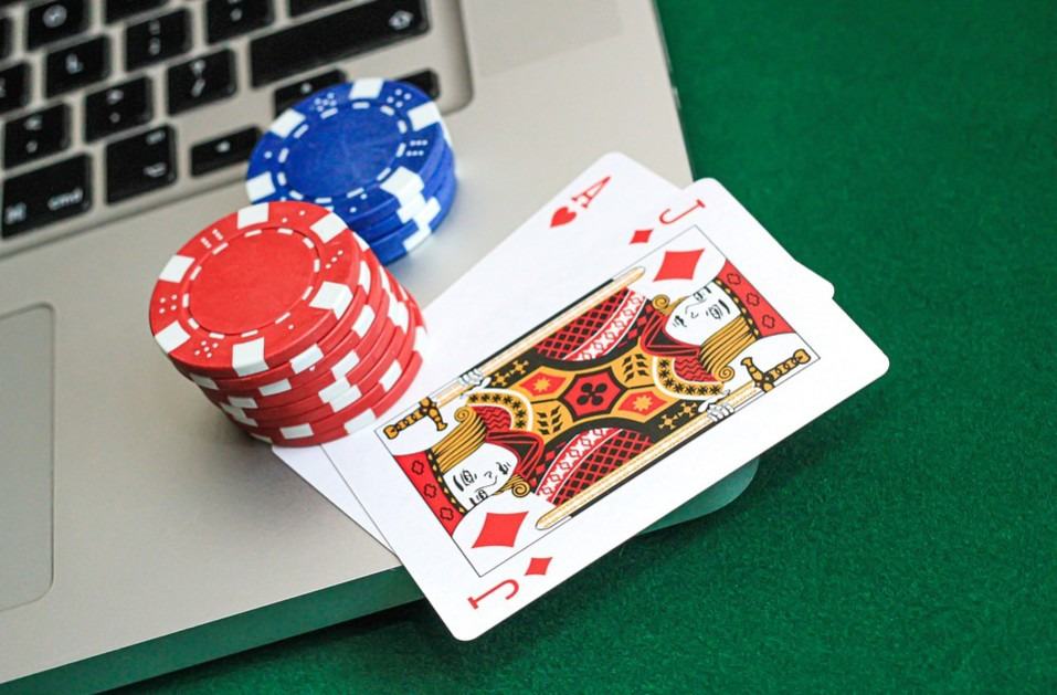 Những nhân tố làm ảnh hưởng đến kết quả chơi Poker của bạn