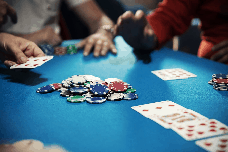 Vị trí và cách chơi của người chơi trong bàn đấu Poker