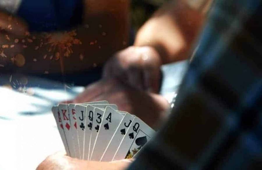 Những điều bạn cần lưu ý khi chơi Tiến lên giảm nguy cơ thua trắng
