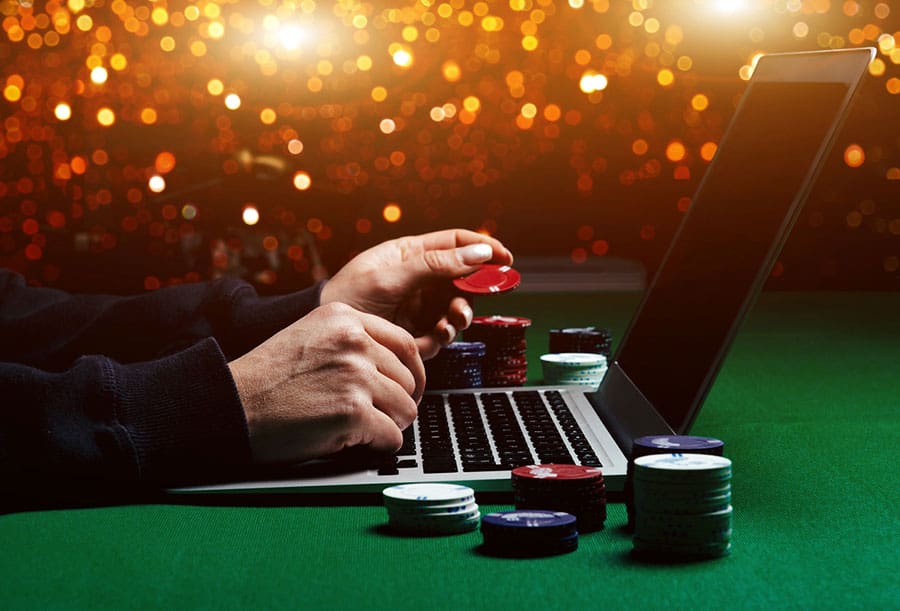 Poker và những kinh nghiệm giúp bạn giành được mọi thế chủ động