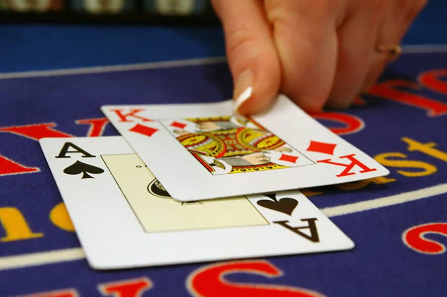 Mẹo chơi Blackjack chiến thắng dễ dàng cùng cao thủ