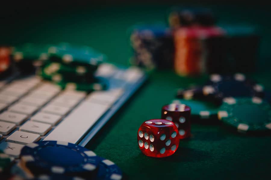 Một vài bí quyết giúp bạn chơi Poker giỏi hơn