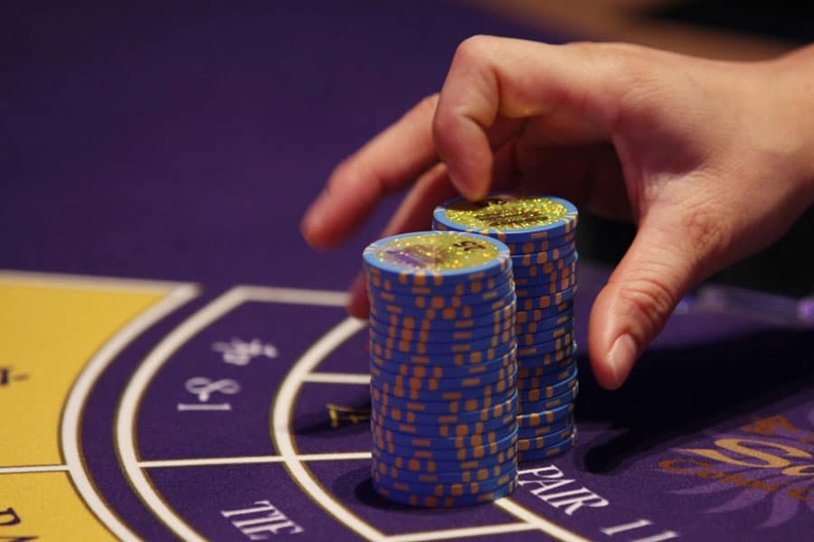 Một vài lưu ý tuyệt đối không thể quên khi chơi Baccarat
