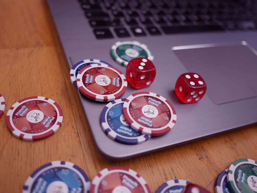 Tâm lý học Poker trực tuyến quan trọng thế nào