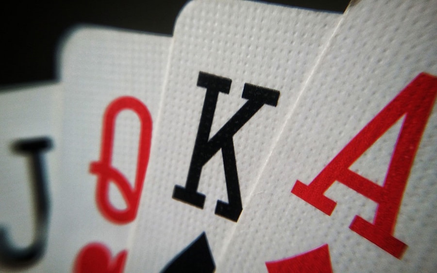 Khi nào là thời gian tốt nhất để chơi Poker trực tuyến