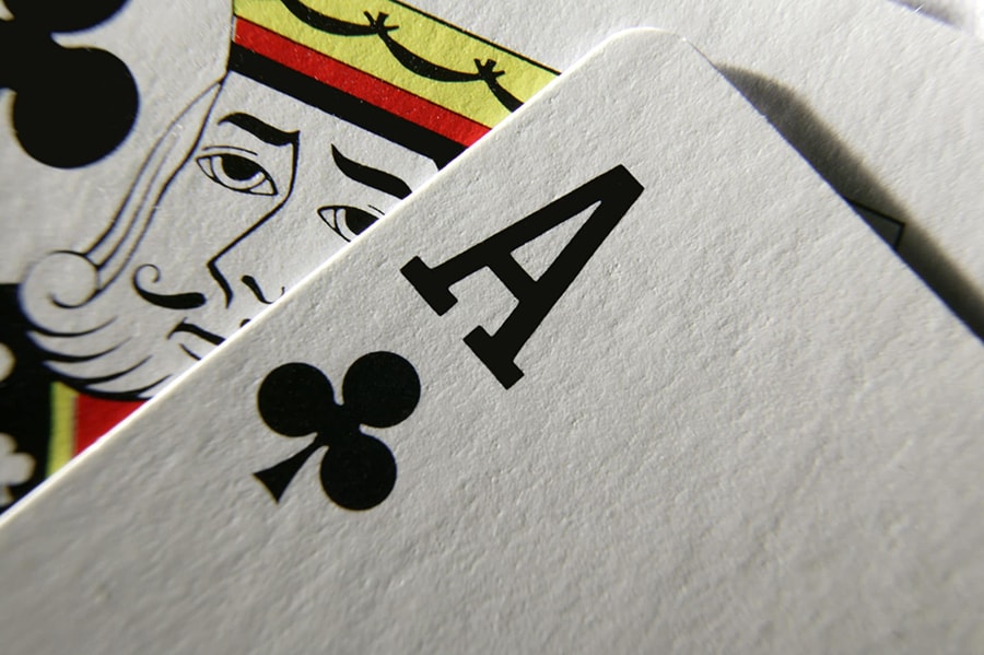 Kiếm tiền với Poker trực tuyến thật dễ dàng