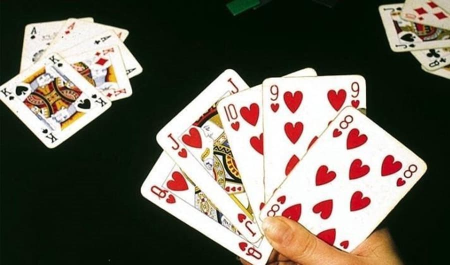 Những yếu tố cần thiết giúp bạn bắt bài đối thủ Tiến lên tốt hơn