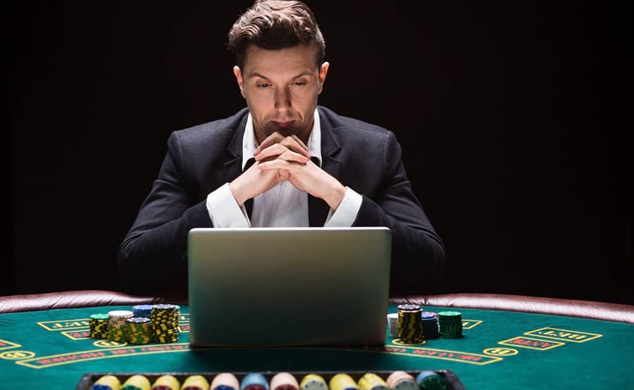 Tổng quan sơ lược về game bài Poker online ai cũng nên hiểu