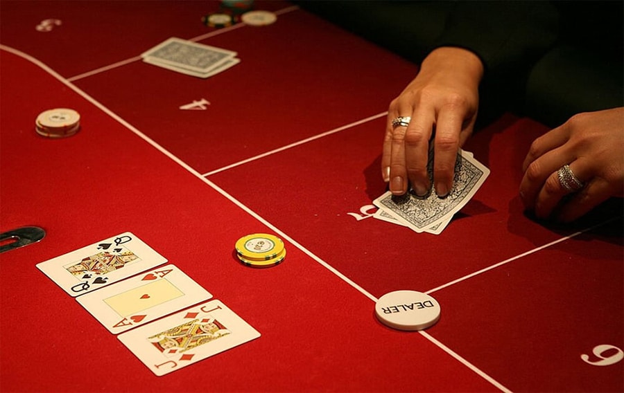 Giới thiệu và hướng dẫn cách chơi cơ bản của tựa game Blackjack?