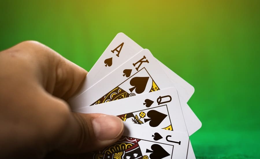 Những người chơi lâu năm chia sẻ một số mẹo khi chơi Poker